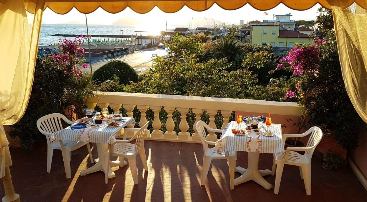 Hotel Italia Marina di Massa Exterior foto